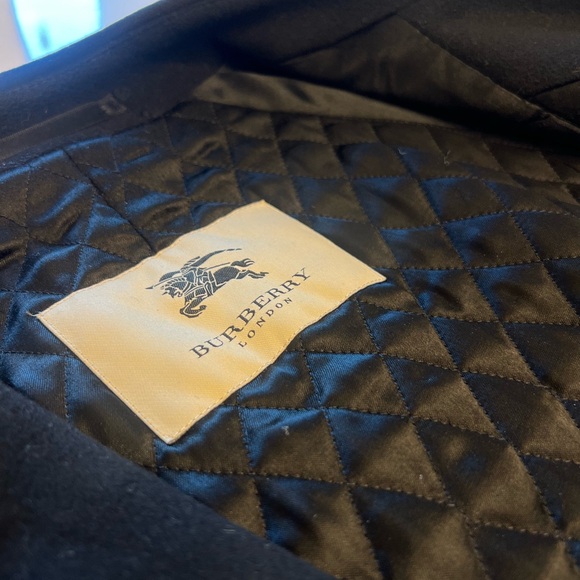 Burberry Men’s Novacheck Cashmere Wool Jacket with Quilted Lining. - Picture 3 of 10